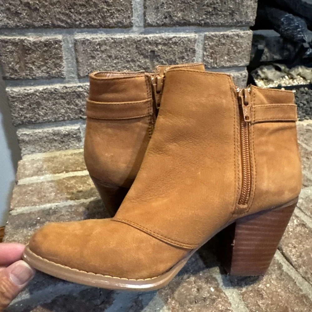 Gianni Bini Boots Womens 6.5M Ankle Booties Heel Side Zip Brown Leather Round